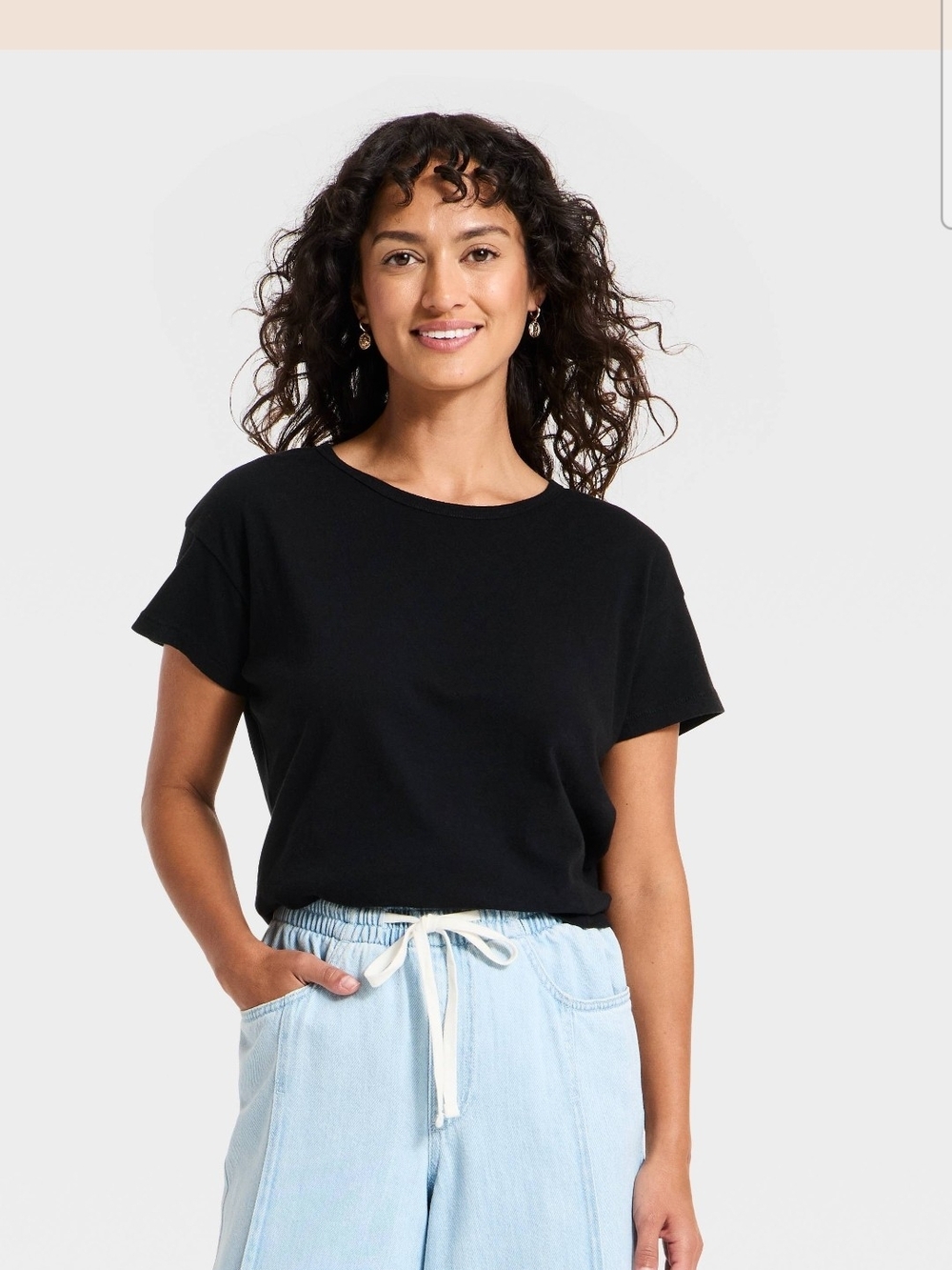 Universal Thresds Black Crewneck Short Sleeve Top - Women's Casual Tee MEDIUM